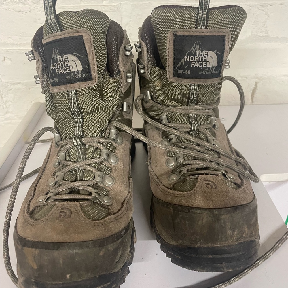 Womens North Face hiking boots. Only worn a handful of times.